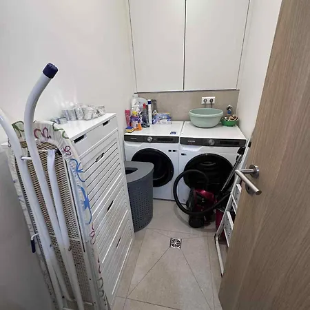1 Bedroom Gare