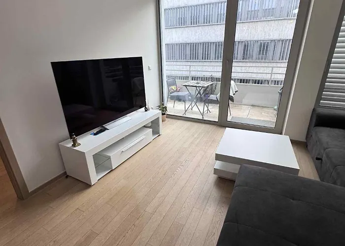 1 Bedroom Gare Люксембург