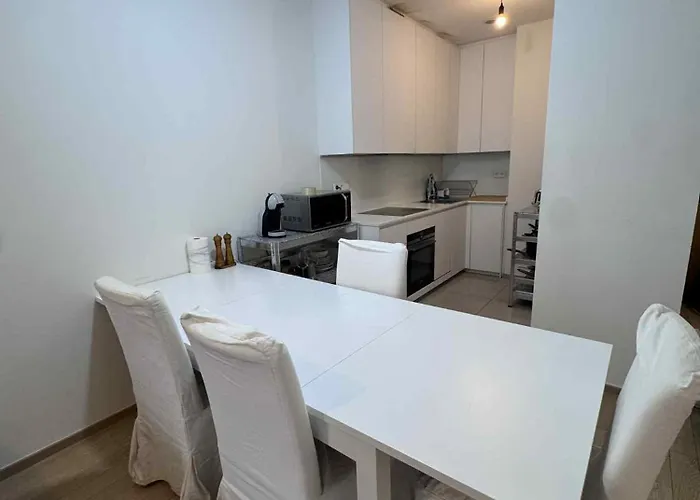 1 Bedroom Gare Apartment Luxemburg